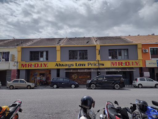 Mr. Diy ( Pekan Lumut, Perak )
